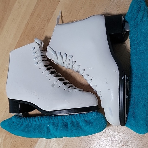 Vintage Jackson Ice Skates - Picture 3 of 12